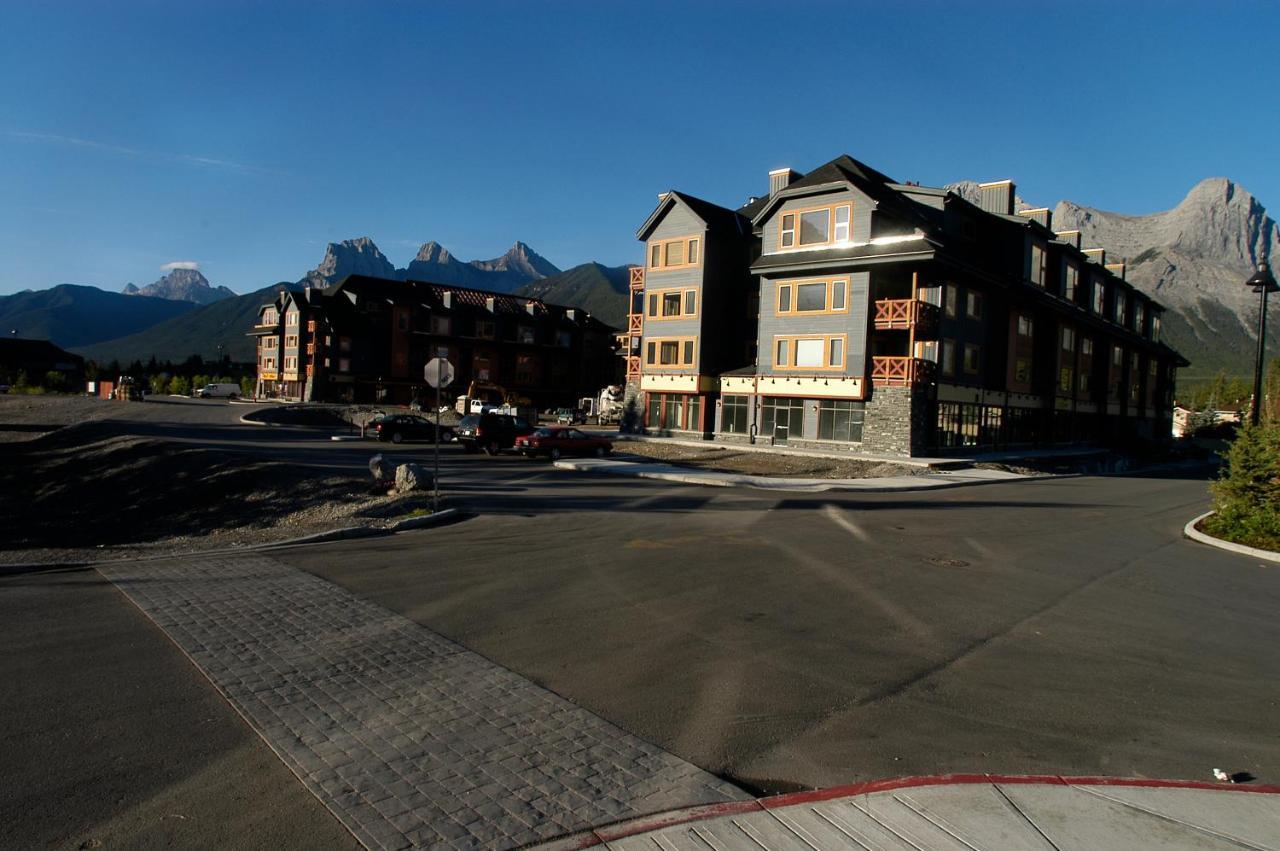 Apartment 406, Indigenous Artefacts Canmore Exterior foto